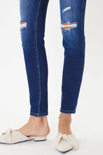 Load image into Gallery viewer, Kan Can Novah Skinny Jeans
