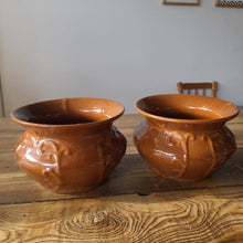 Load image into Gallery viewer, STV31 Brown Pots
