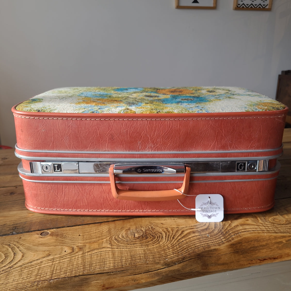 STV23 Vintage Samsonite Suitcase