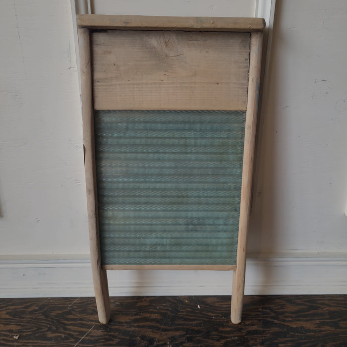 STV6 Antique Glass Washboard