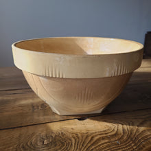 Load image into Gallery viewer, STV9 1940&#39;s Nat Ludwig Square Footed Bowl
