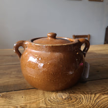 Load image into Gallery viewer, STV14 Vintage Medalta Bean Pot
