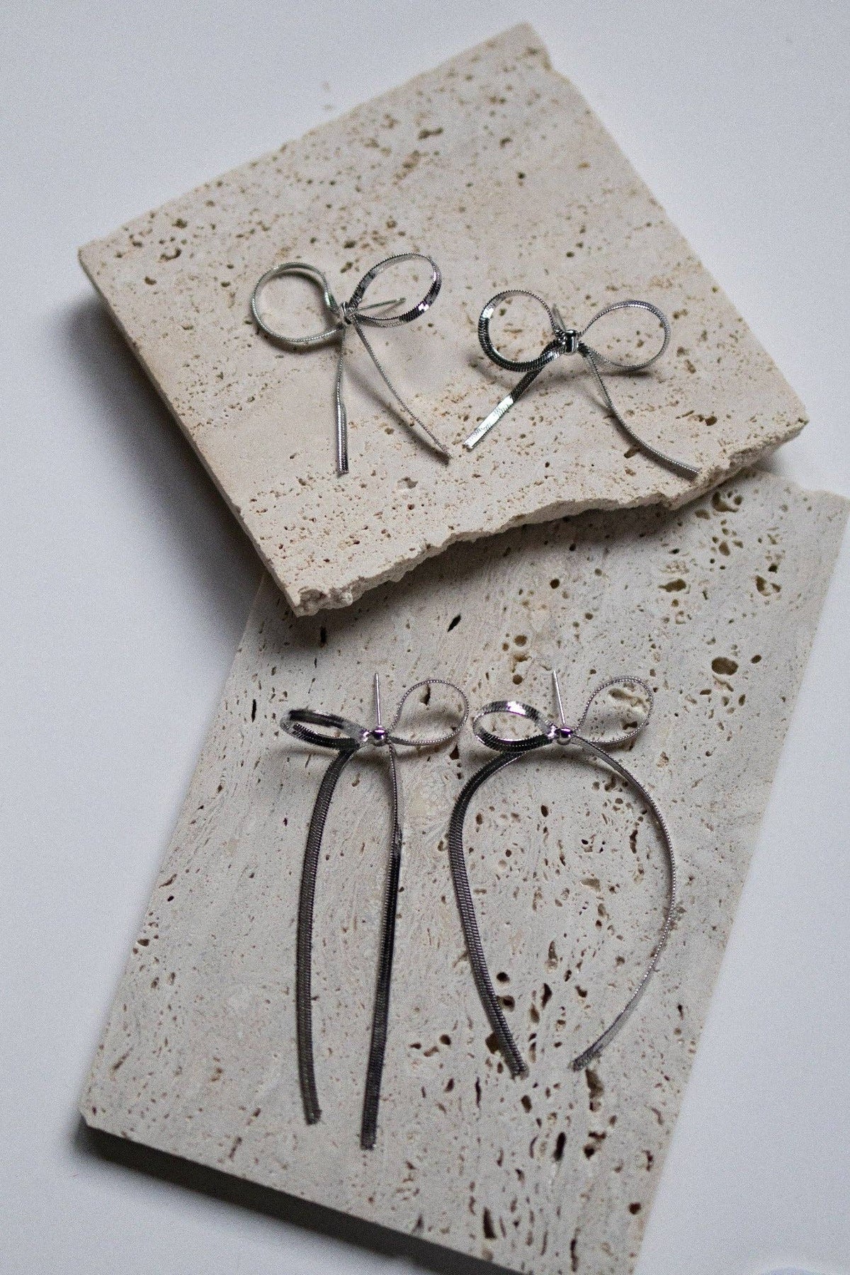 Jenny Be Free - Dangle Bows: Silver - Large