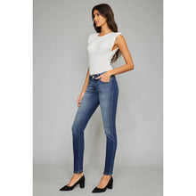 Load image into Gallery viewer, Kan Can Premier Luna Skinny Jeans
