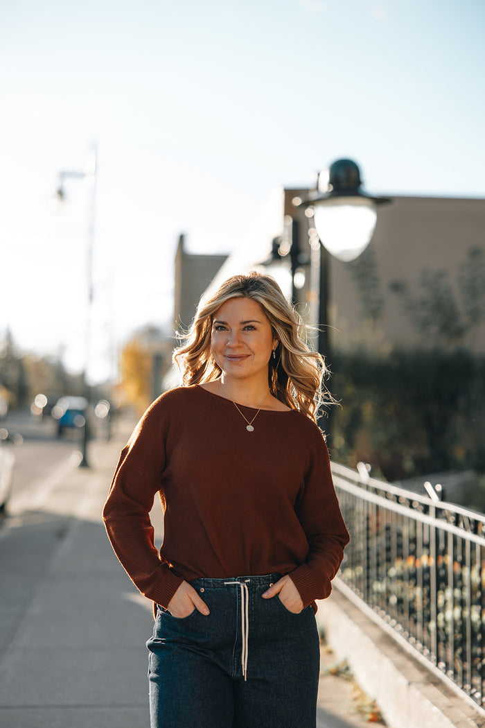 Papillon Shirt Hem Sweater