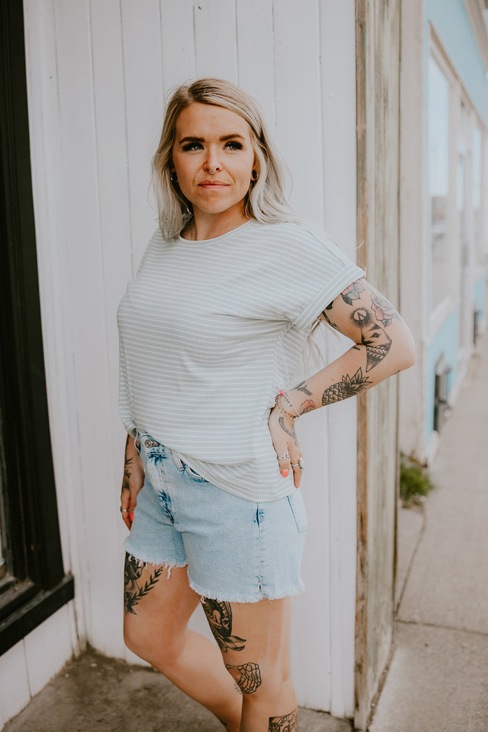 Orb Daisy Textured Rib Cuff Tee