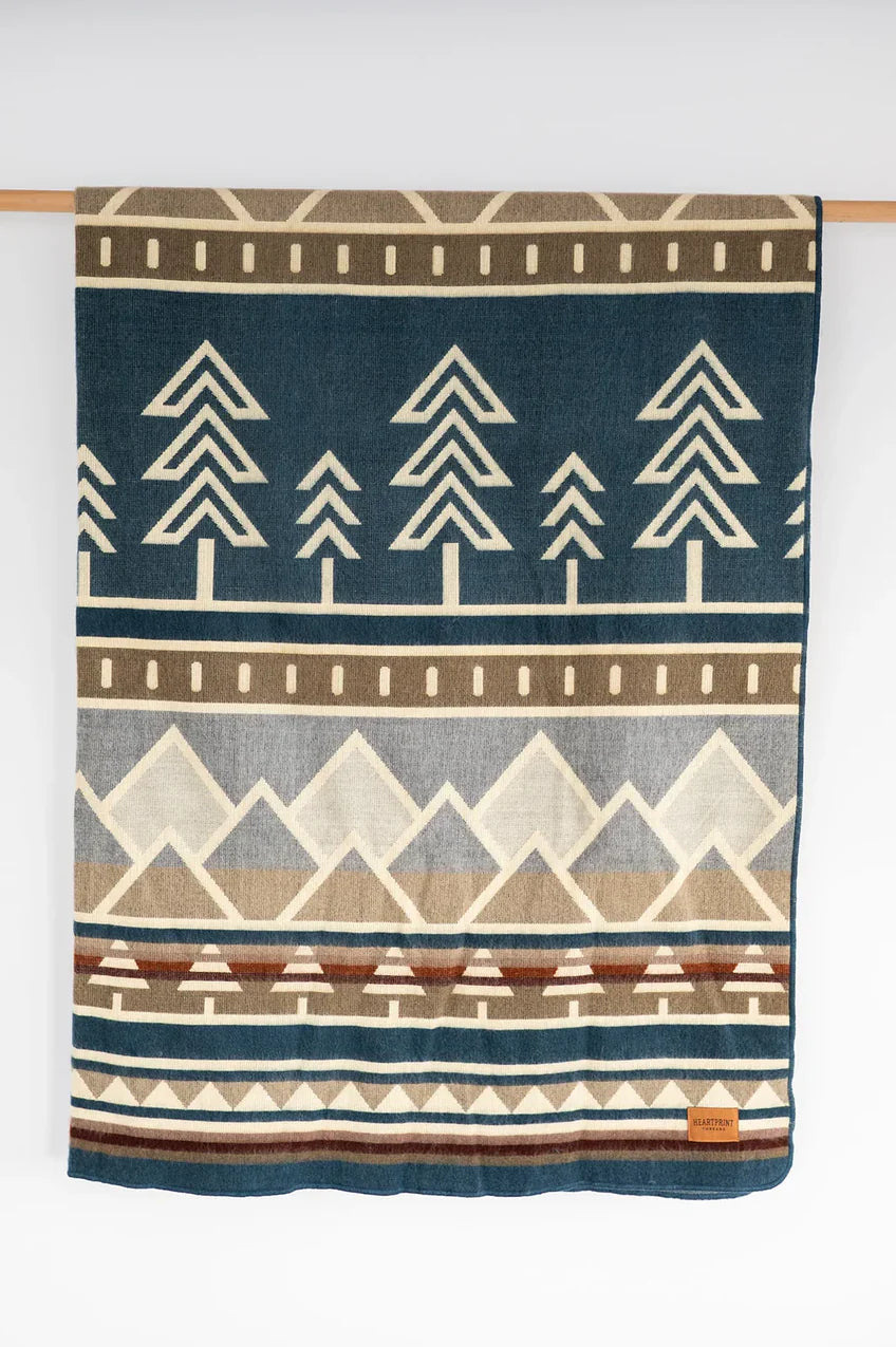 Heartprint Threads-Throw
