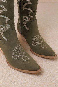 The Faye Boot - Olive