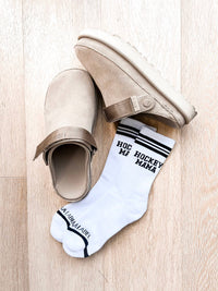 Ashco THE MAMA LABEL - Hockey Mama | Crew Socks: White