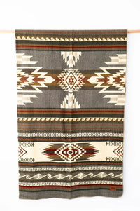 Heart Print Threads Blankets - Queen