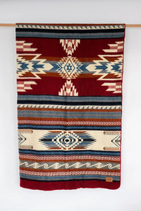 Heart Print Threads Blankets - Queen