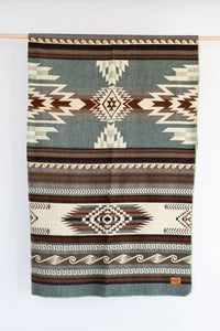 Heart Print Threads Blankets - Queen