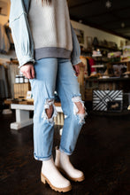 Load image into Gallery viewer, Norrine Slim Straight Jeans
